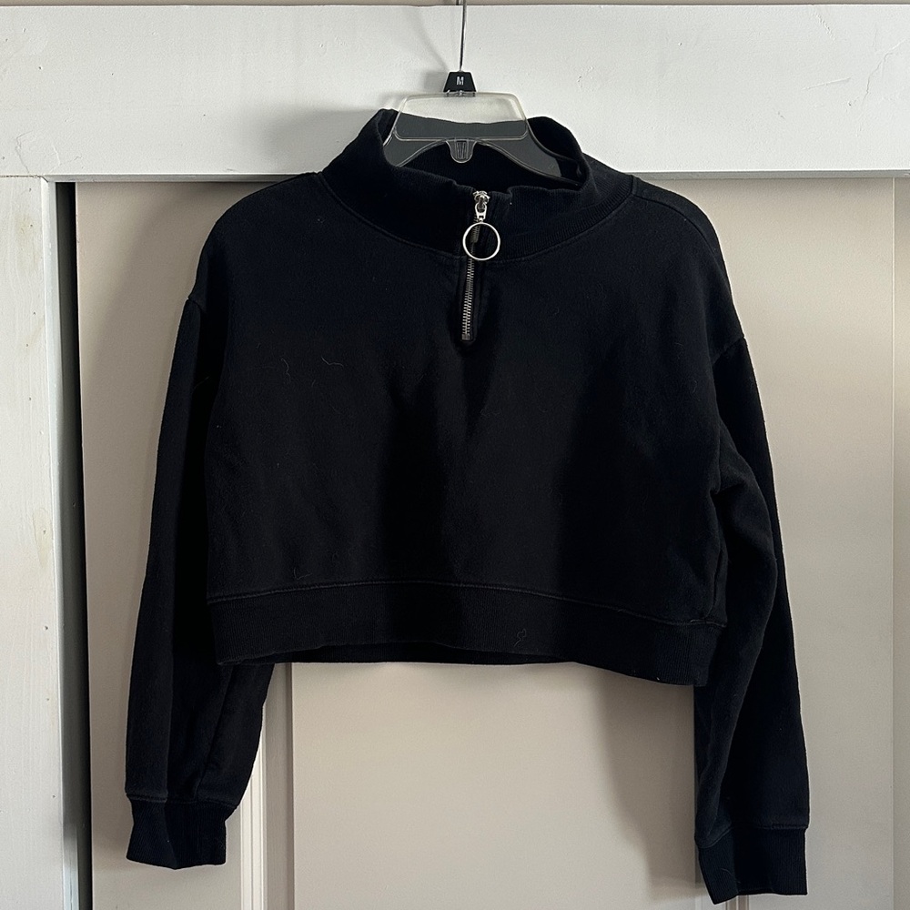Black Cropped Zip-Up Women’s Sweater